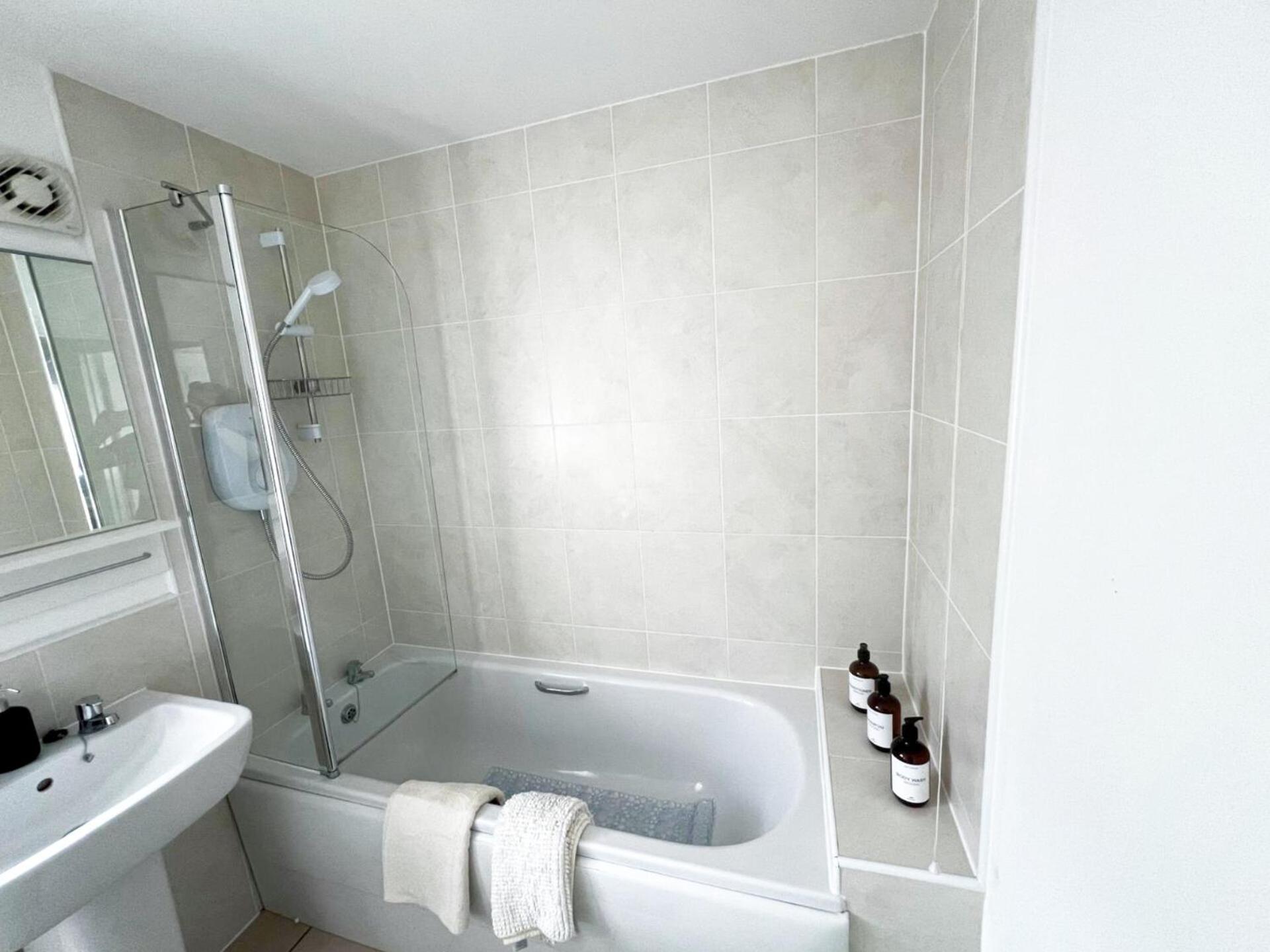 Spacious Modern 4Bd House Kingston upon Hull Exterior photo