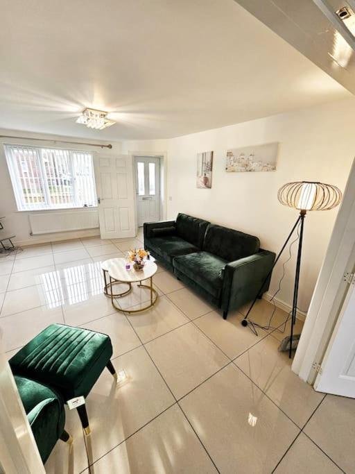 Spacious Modern 4Bd House Kingston upon Hull Exterior photo