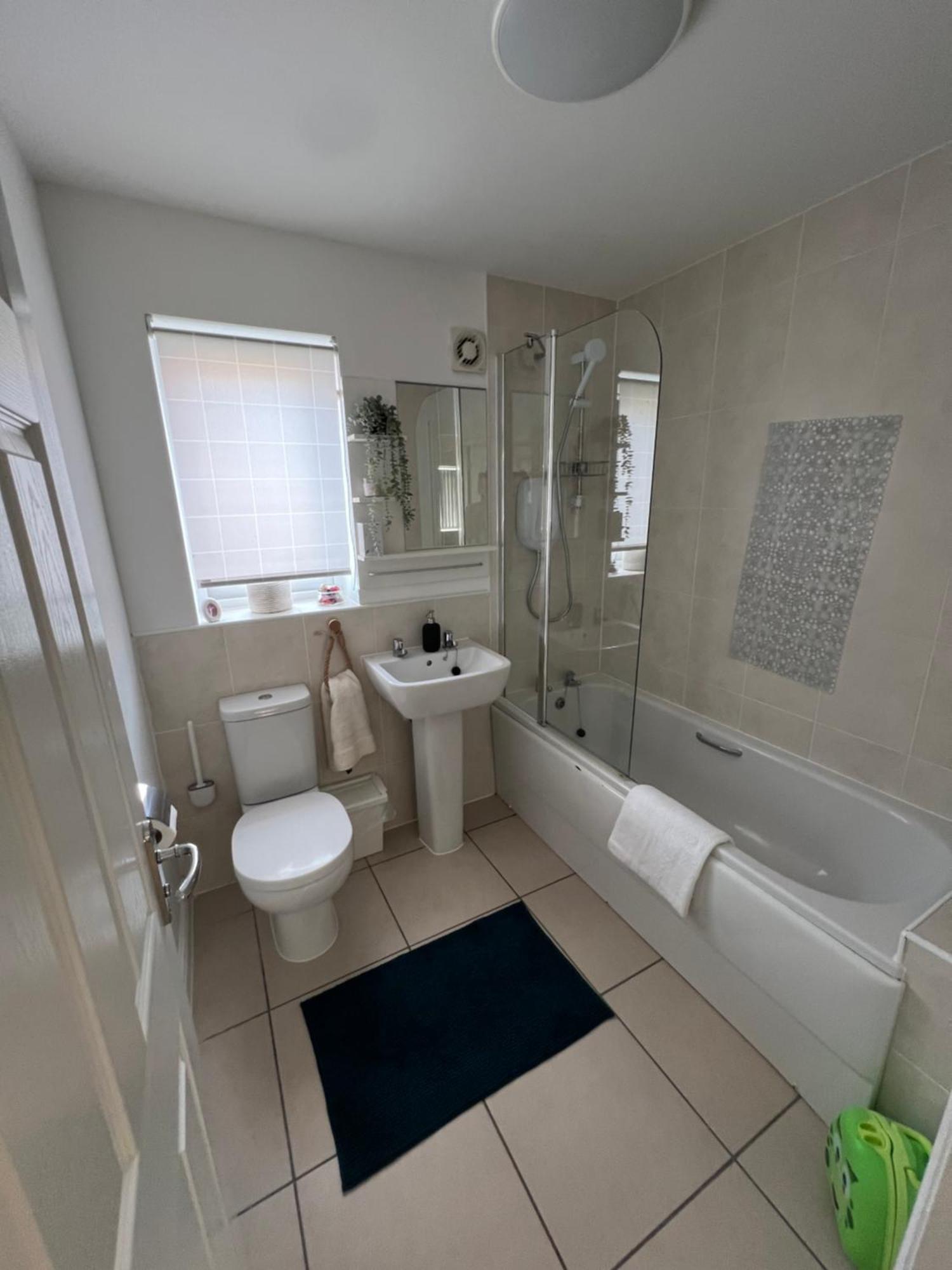 Spacious Modern 4Bd House Kingston upon Hull Exterior photo