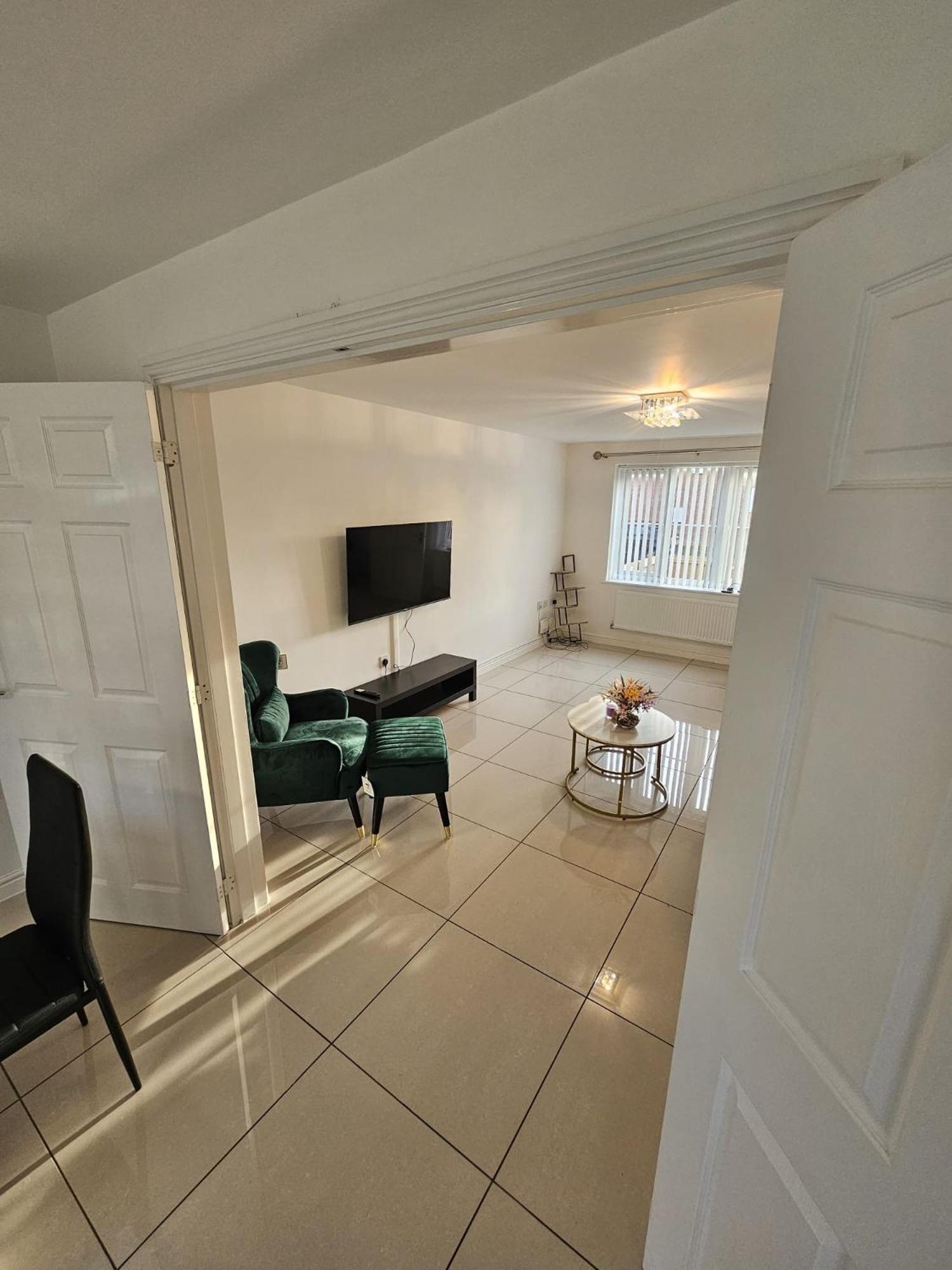 Spacious Modern 4Bd House Kingston upon Hull Exterior photo